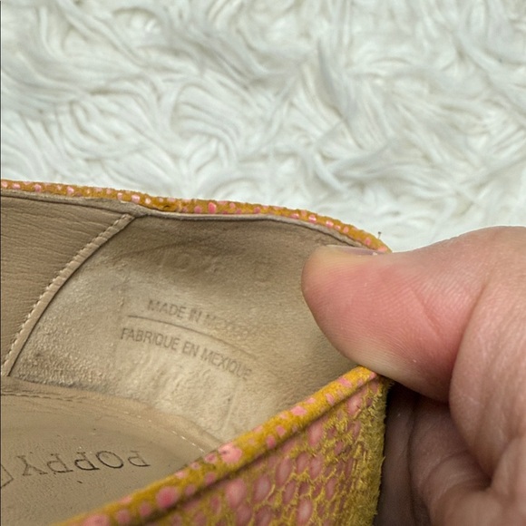 Poppy Barley Women's Orange and Pink Flats - Picture 6 of 6